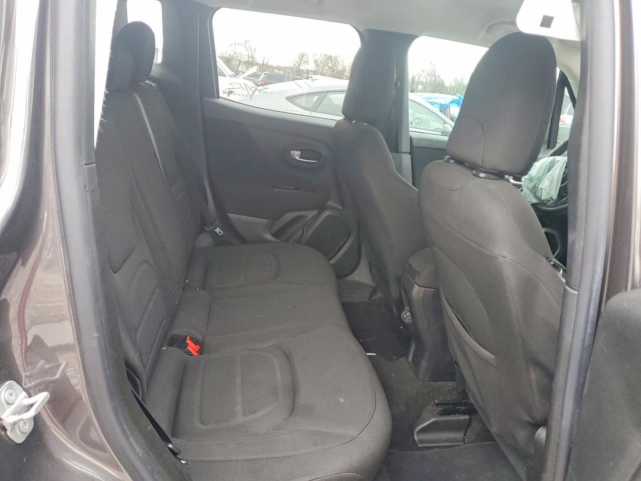 2019 Jeep Renegade Latitude - zdjęcie 11