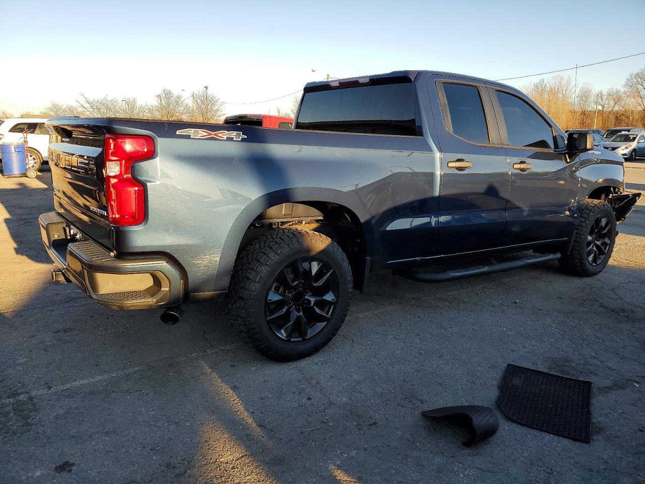 2020 Chevrolet Silverado K1500 Custom - zdjęcie 3