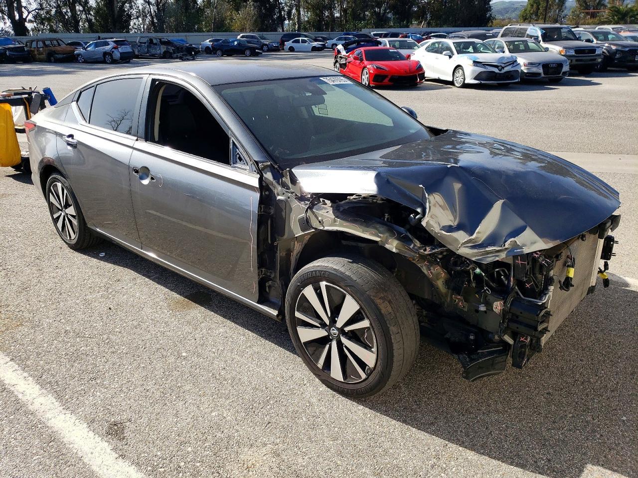 Nissan Altima - zdjęcie 4
