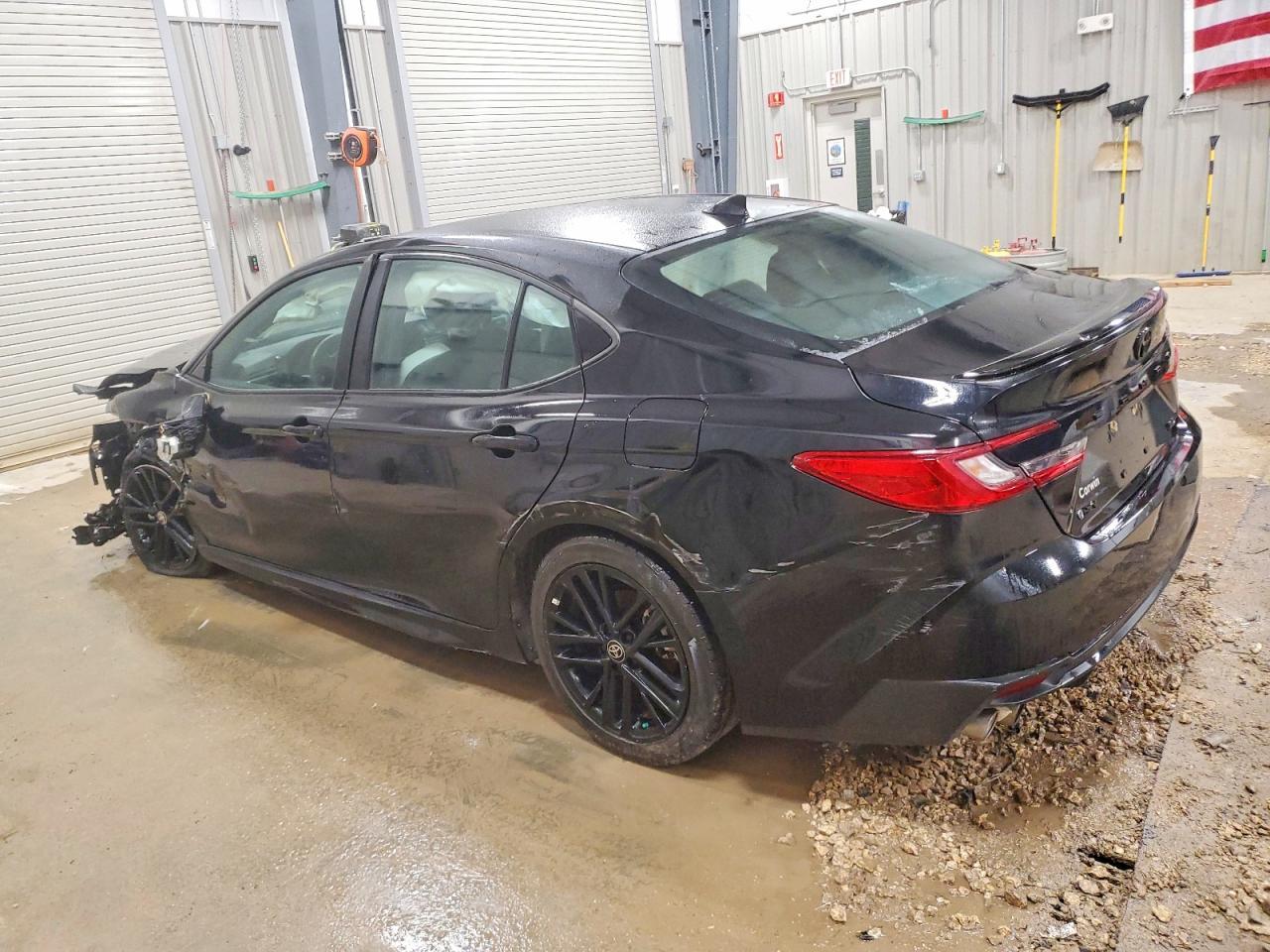 2025 Toyota Camry Xse - zdjęcie 2