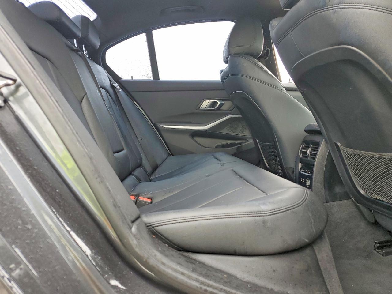 2019 BMW 330Xi - zdjęcie 10