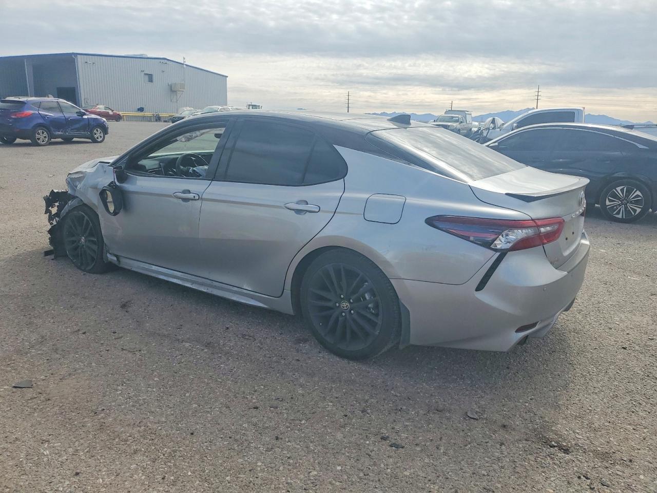 2024 Toyota Camry Xse V6 - zdjęcie 2