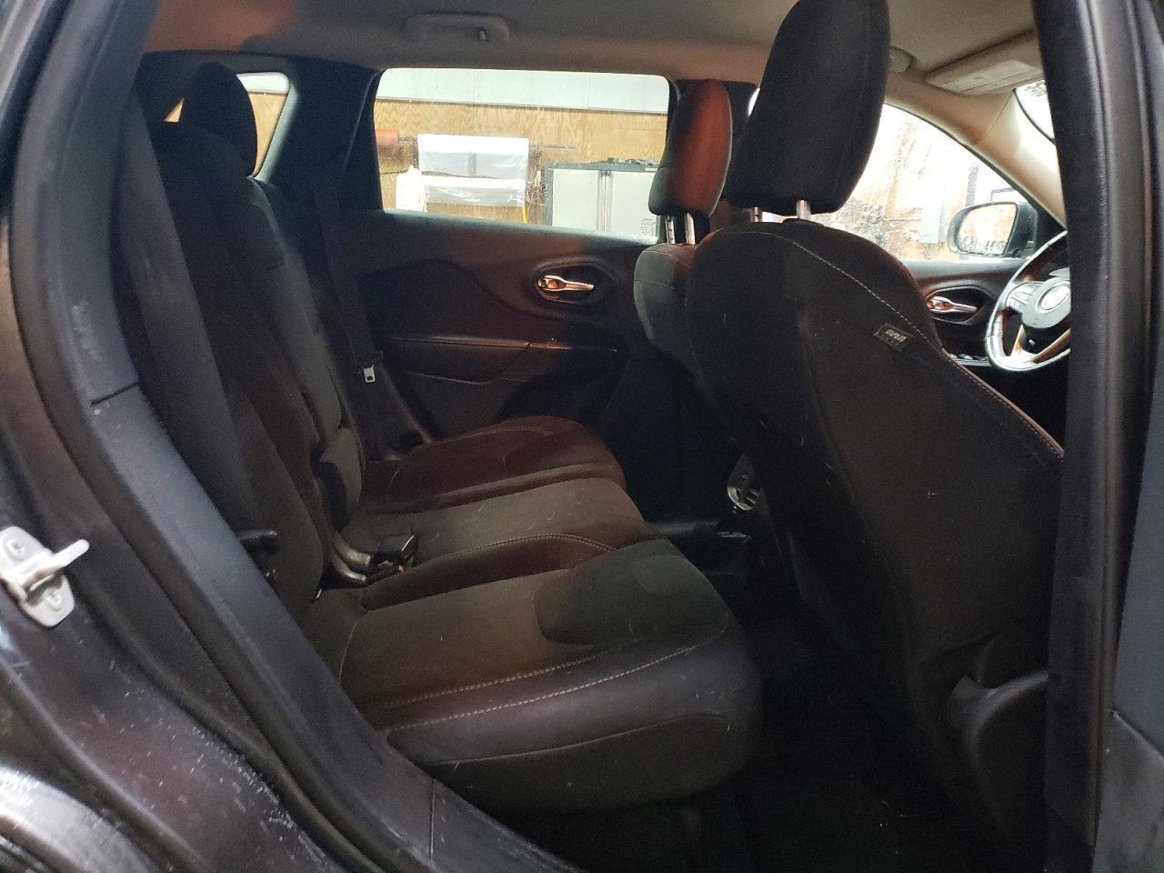 2015 Jeep Cherokee Latitude - zdjęcie 11