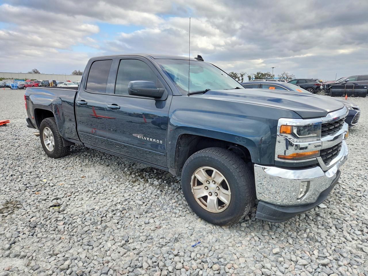 2017 Chevrolet Silverado C1500 Lt - zdjęcie 4