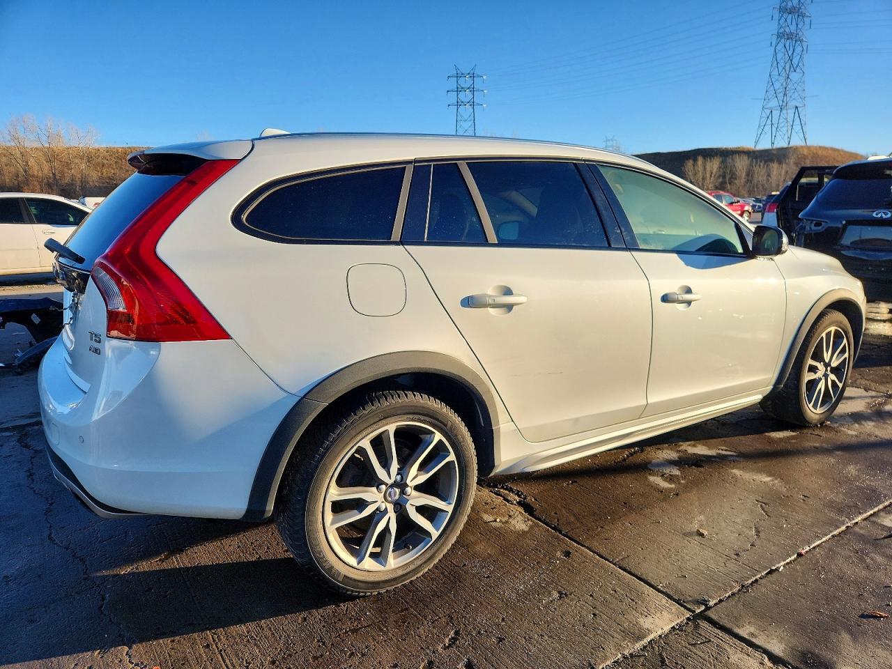 2015 Volvo V60 Cross Country Platinum - zdjęcie 3