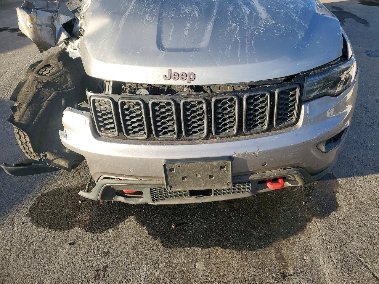 2017 Jeep Grand Cherokee Trailhawk - zdjęcie 12