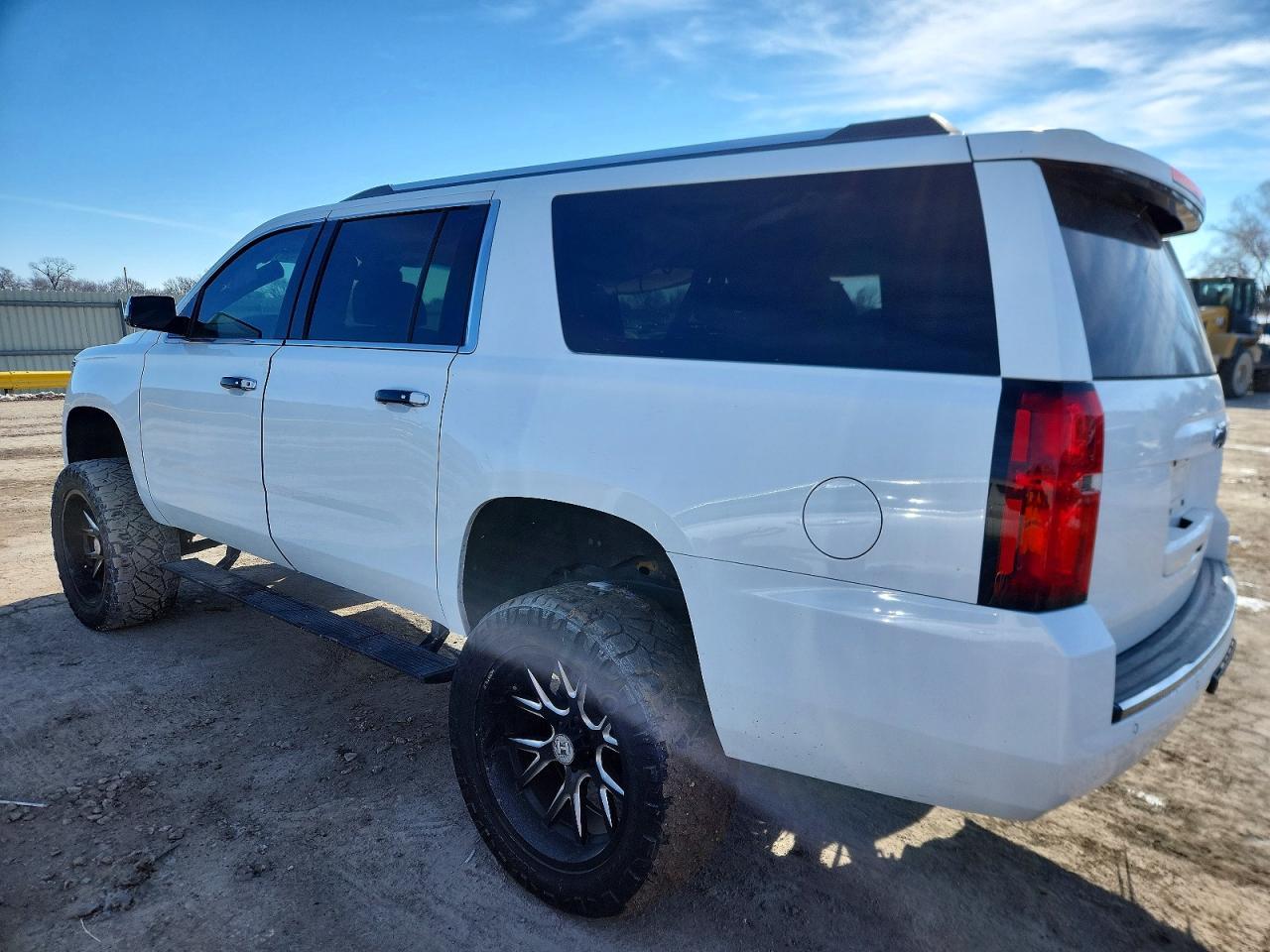 2016 Chevrolet Suburban K1500 Ltz - zdjęcie 2