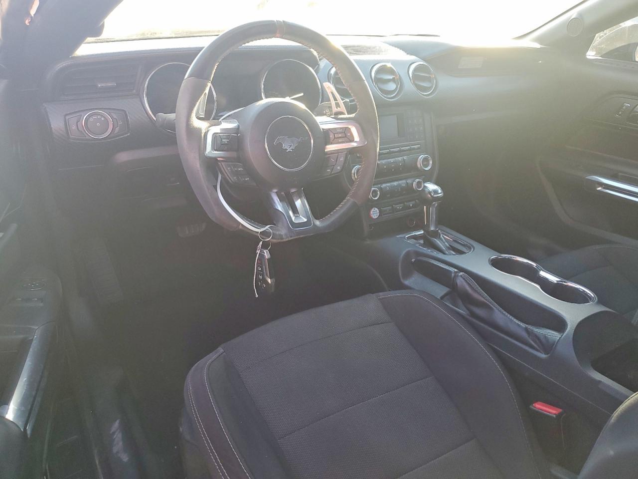 2016 Ford Mustang - zdjęcie 8