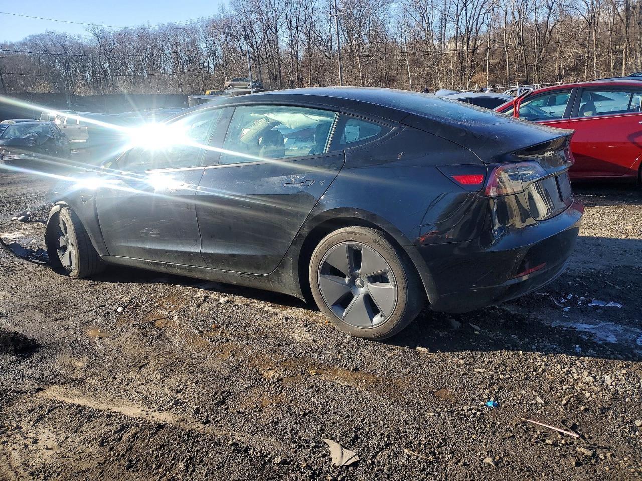 2023 Tesla Model 3 - zdjęcie 2