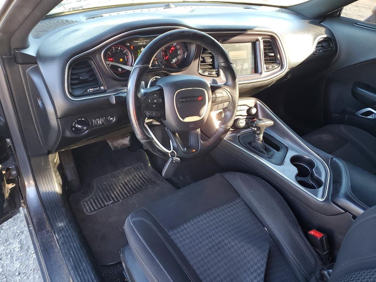 2016 Dodge Challenger R/T - zdjęcie 8