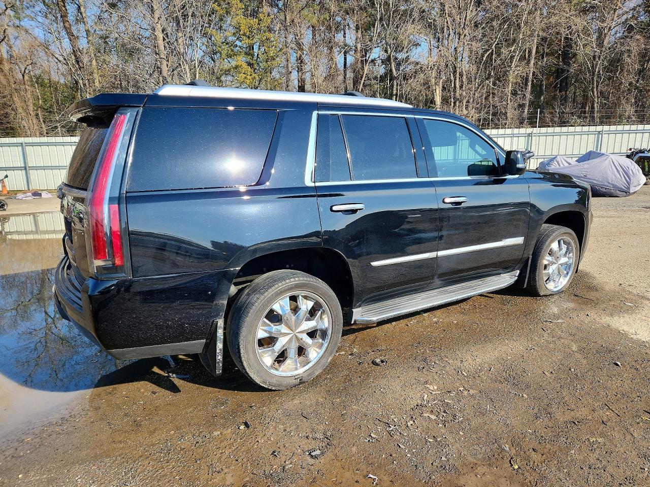 2016 Cadillac Escalade Luxury - zdjęcie 3