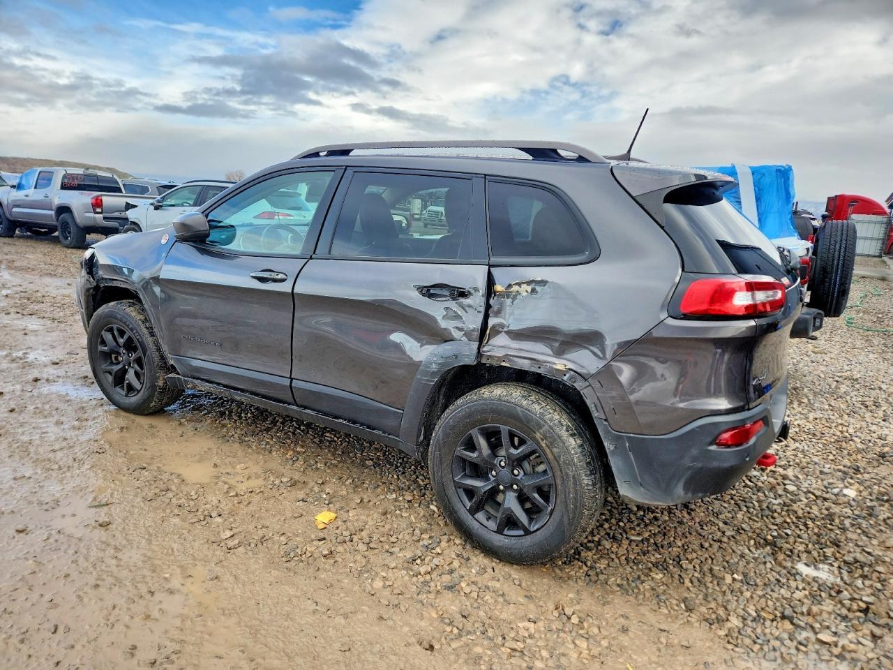 2017 Jeep Cherokee Trailhawk - zdjęcie 2