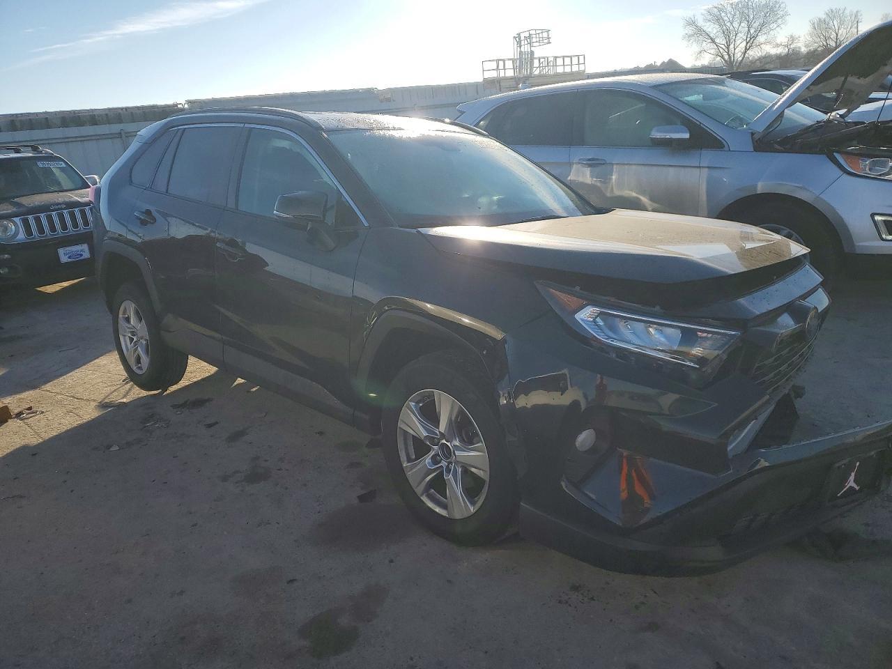 2020 Toyota Rav4 Xle - zdjęcie 4