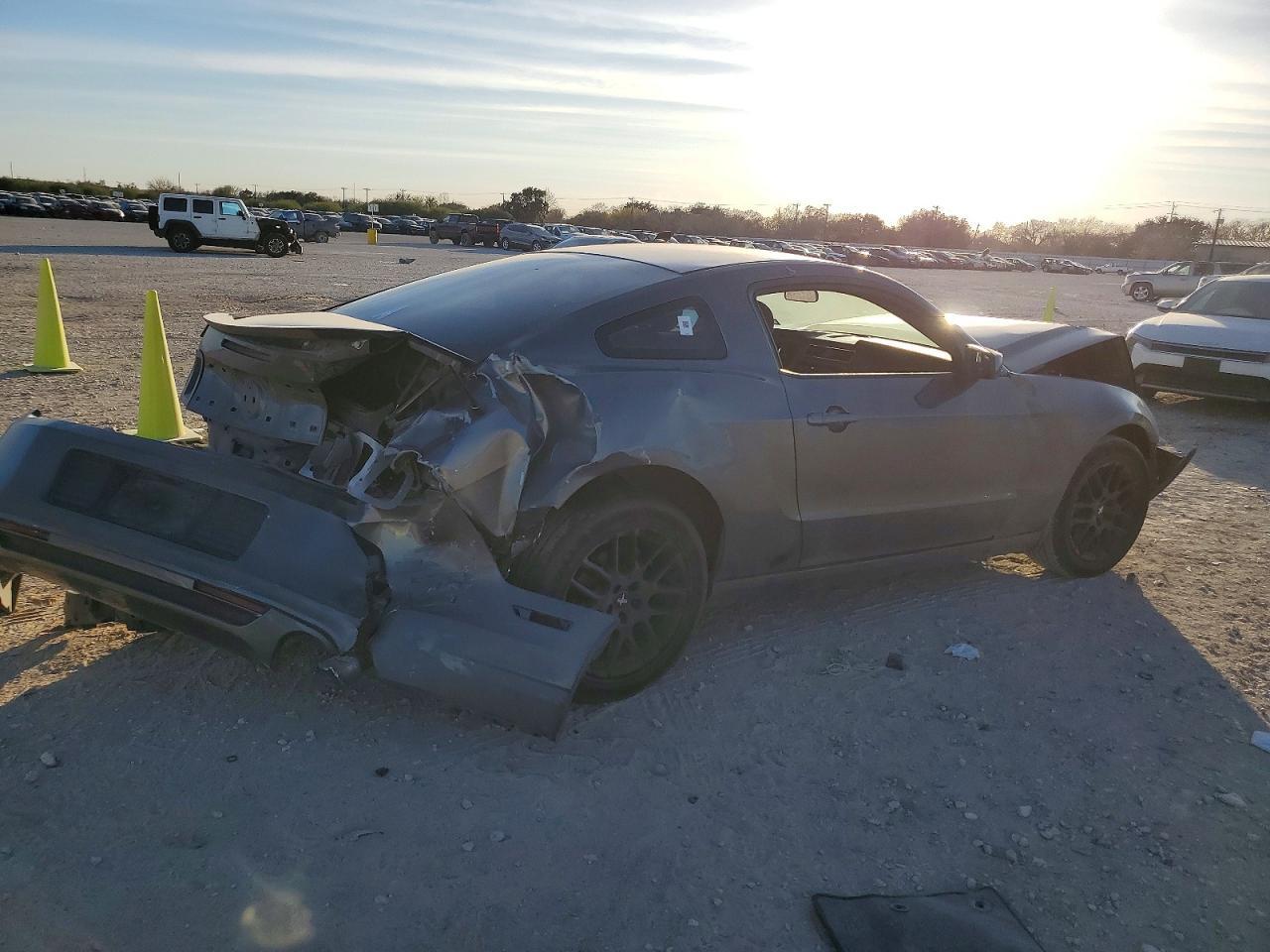 2014 Ford Mustang - zdjęcie 3