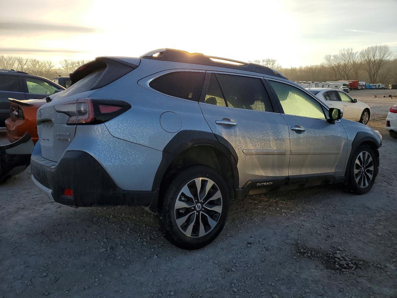 2024 Subaru Outback Touring - zdjęcie 3