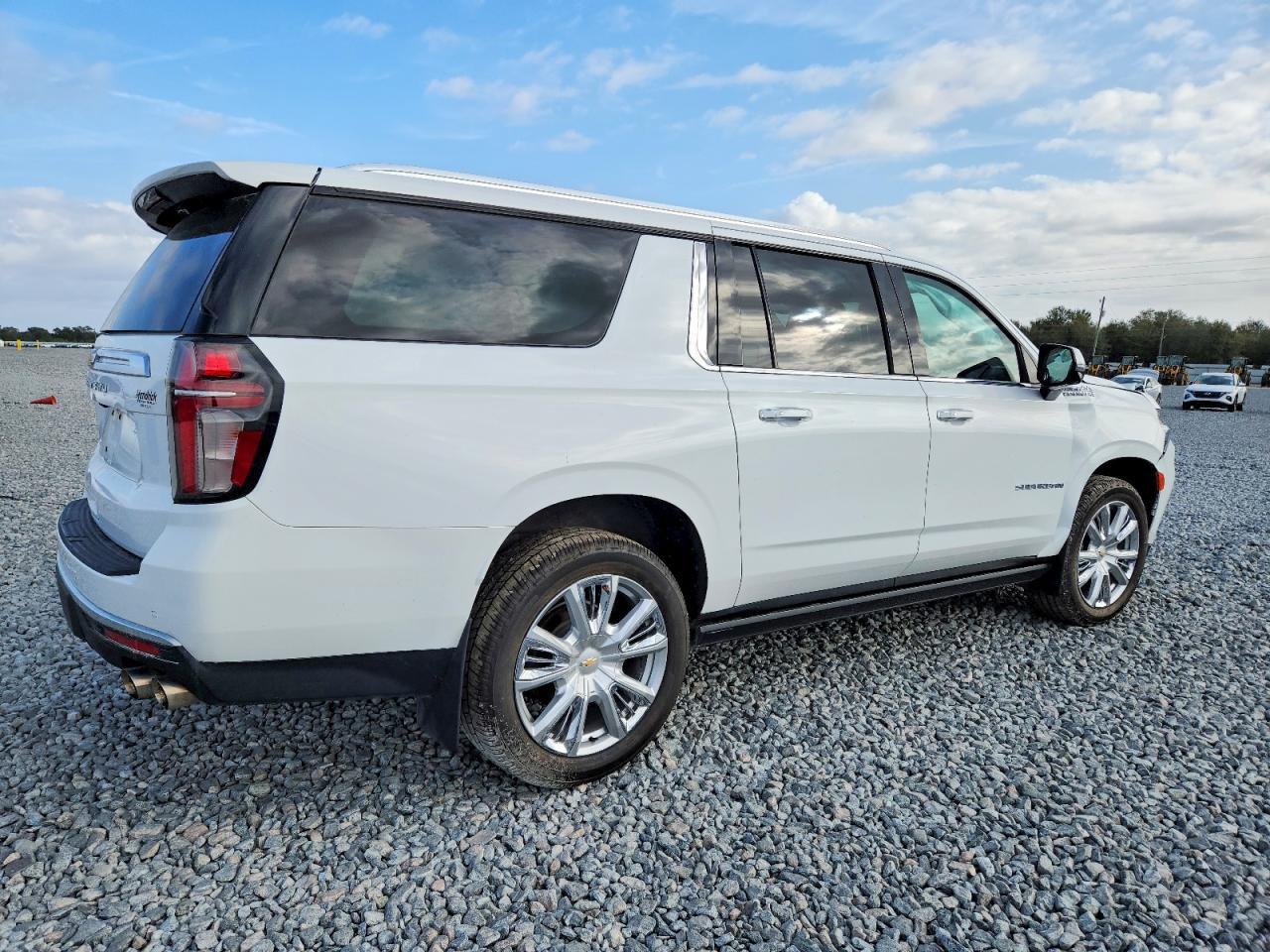 2021 Chevrolet Suburban K1500 High Country - zdjęcie 3