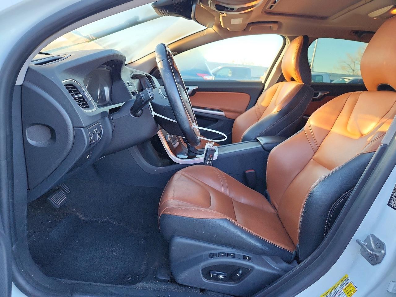 2015 Volvo V60 Cross Country Platinum - zdjęcie 7