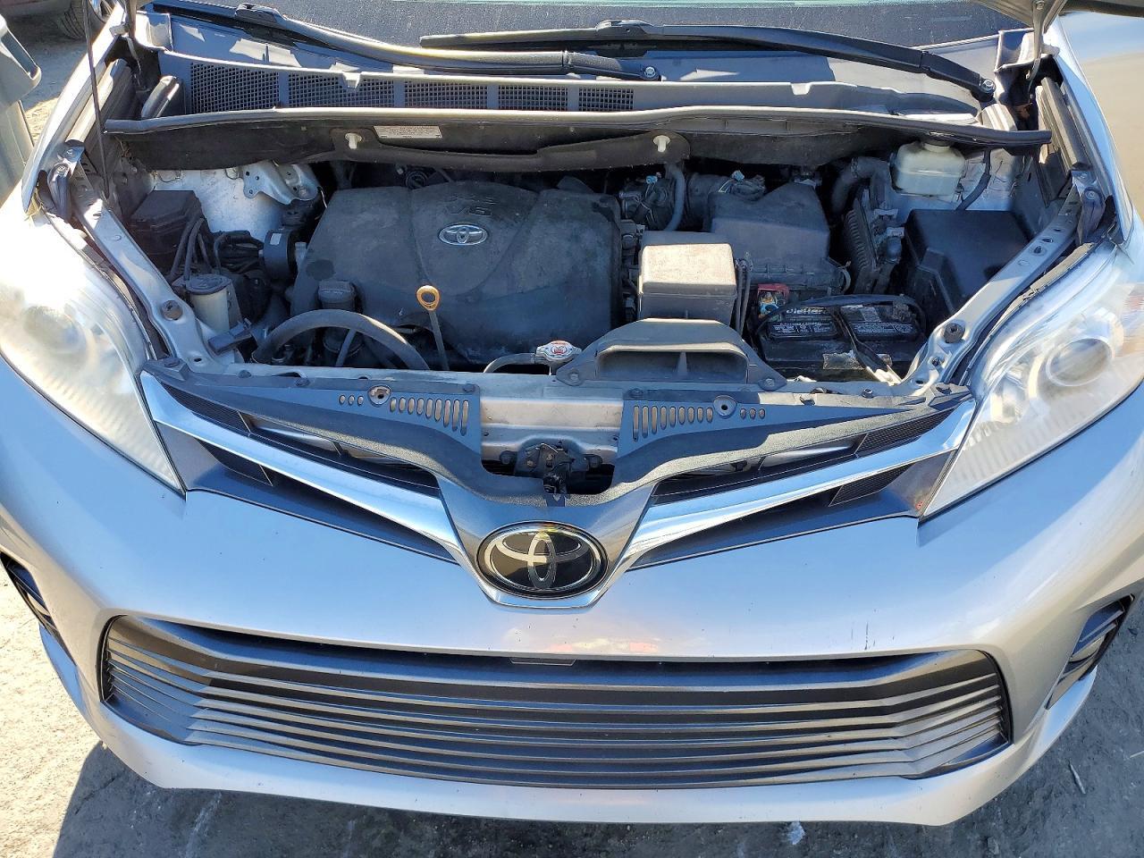 2019 Toyota Sienna Xle - zdjęcie 12