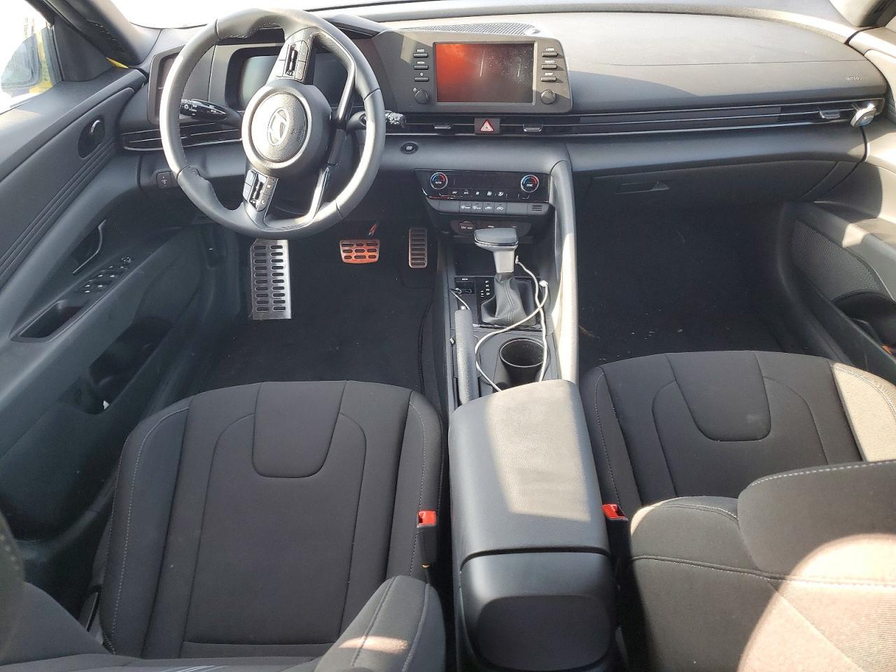 2025 Hyundai Elantra Sel Sport - zdjęcie 8