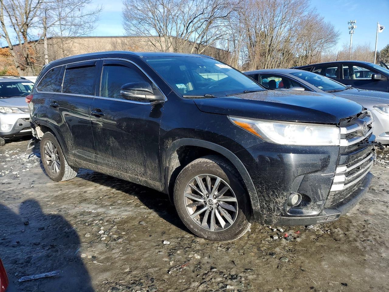 2019 Toyota Highlander Se - zdjęcie 4