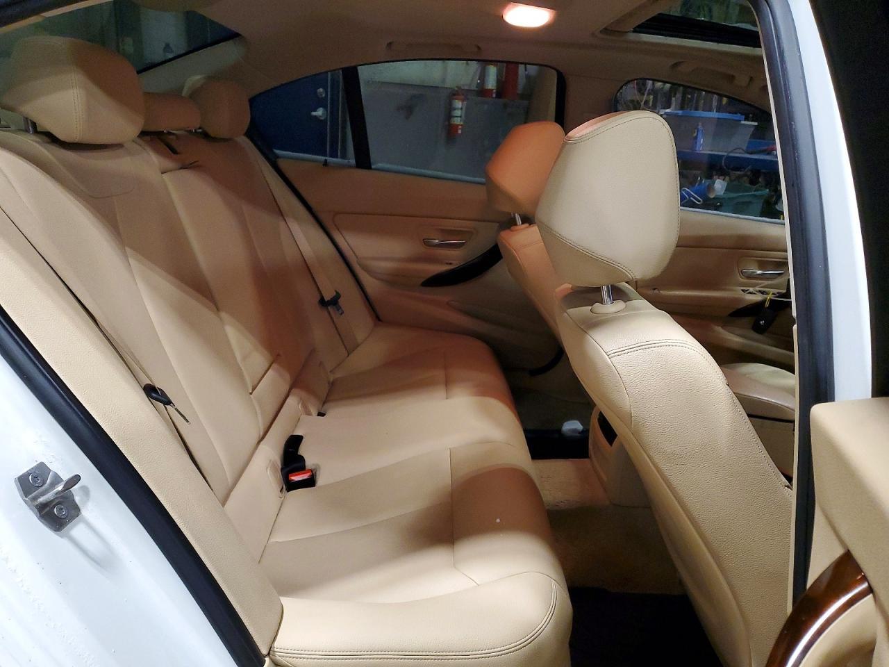 2013 BMW 320 I - zdjęcie 10