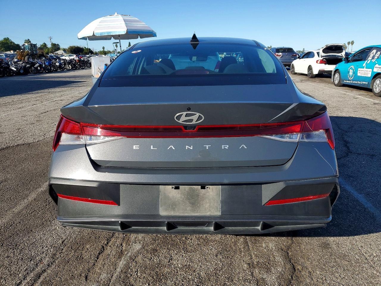 2024 Hyundai Elantra Sel - zdjęcie 6
