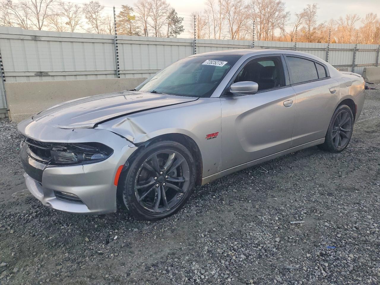 2015 Dodge Charger R/T - zdjęcie główne