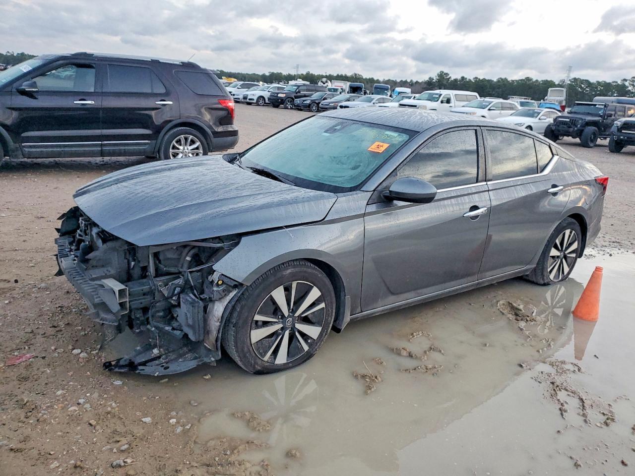 2021 Nissan Altima Sv - zdjęcie główne