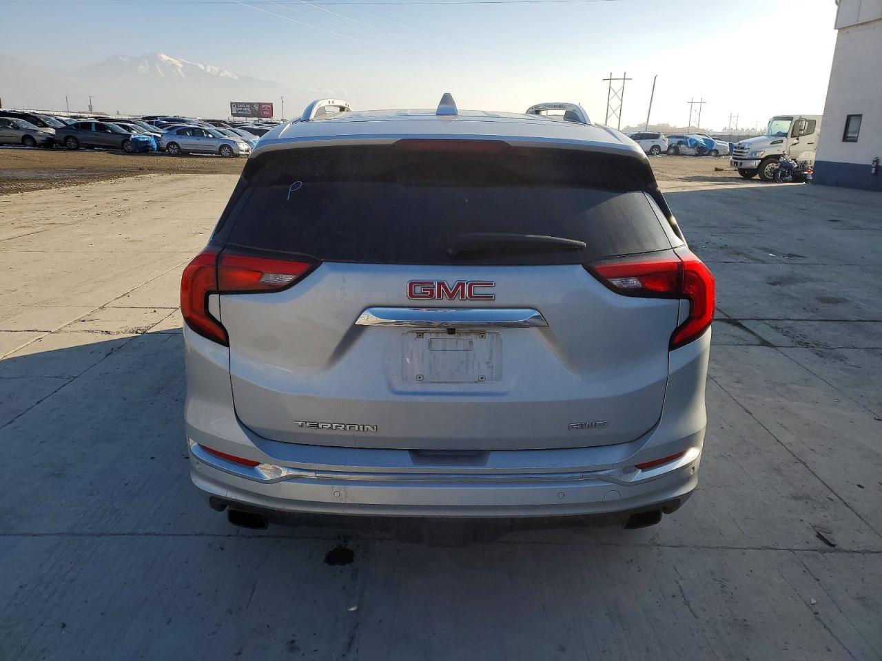 2018 GMC Terrain Denali - zdjęcie 6