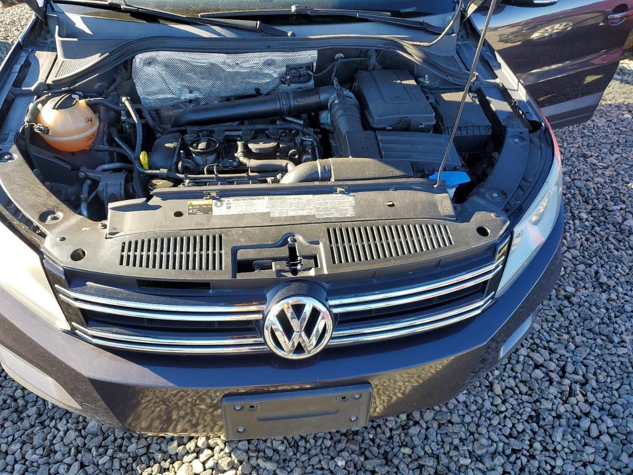 2016 Volkswagen Tiguan S - zdjęcie 12
