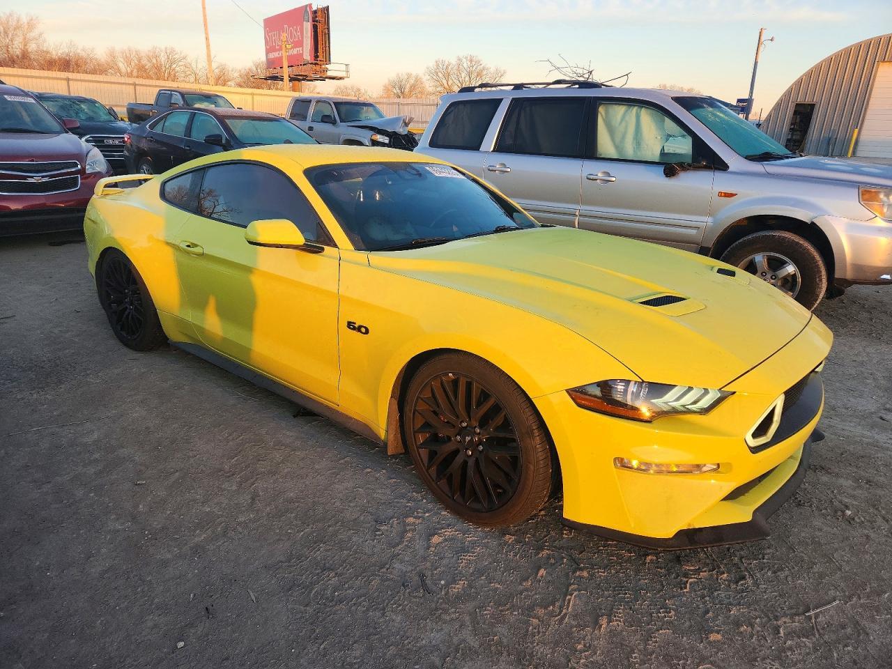 2021 Ford Mustang Gt - zdjęcie 4