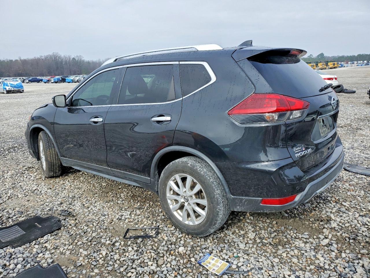2019 Nissan Rogue S - zdjęcie 2