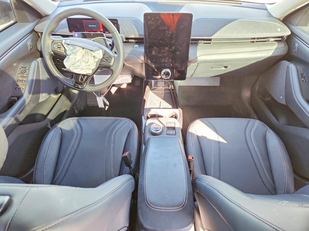 2024 Ford Mustang Mach-E Premium - zdjęcie 8