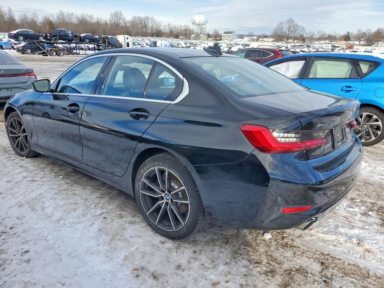 2019 BMW 330Xi - zdjęcie 2