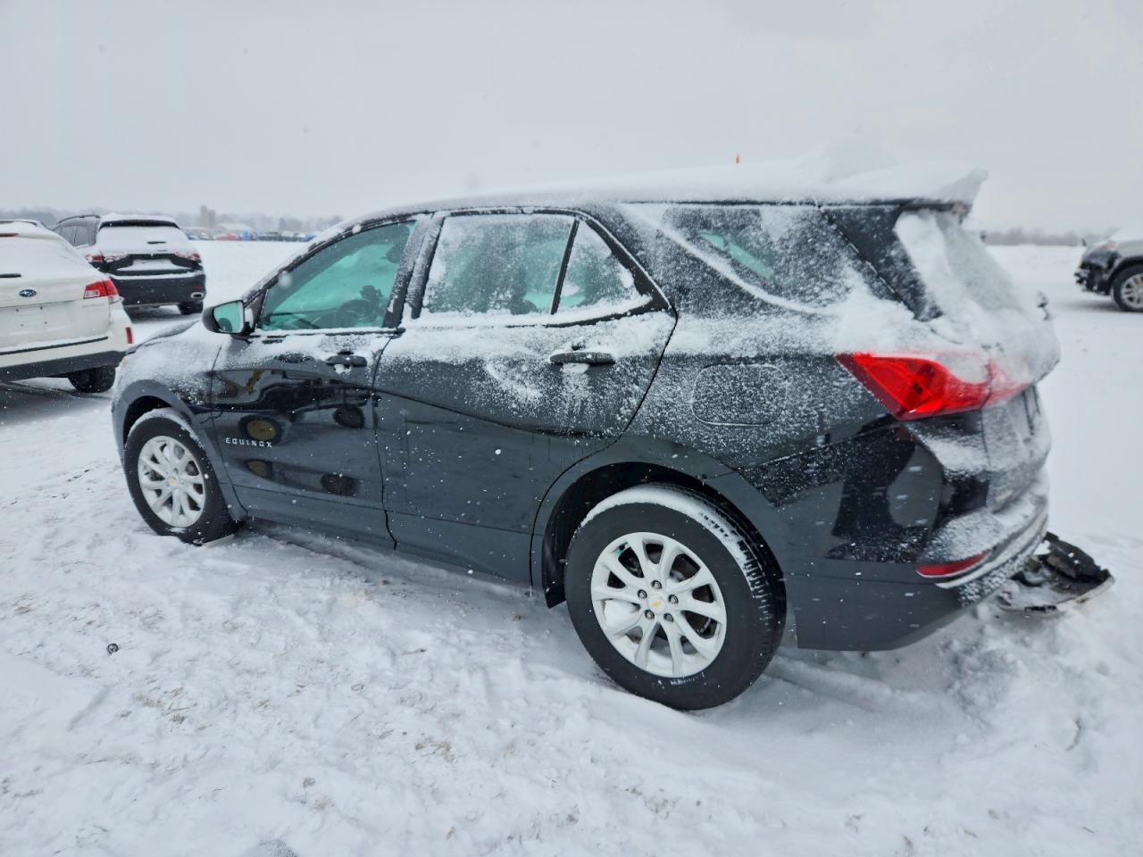 2018 Chevrolet Equinox Ls - zdjęcie 2