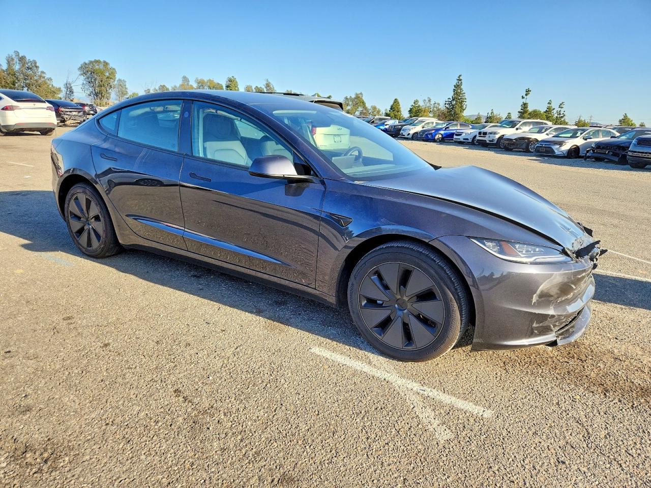 2025 Tesla Model 3 - zdjęcie 4