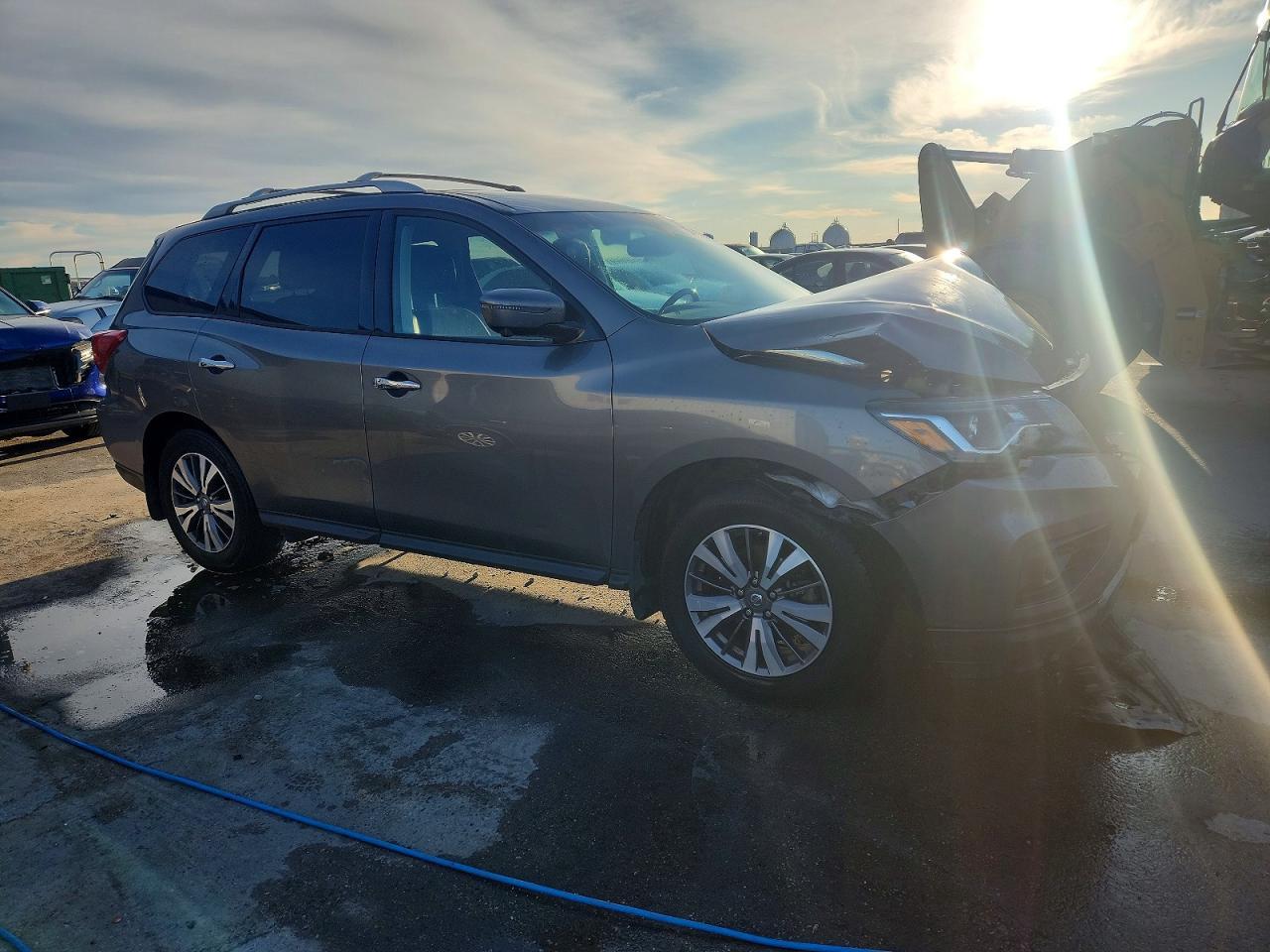 2017 Nissan Pathfinder - zdjęcie 4