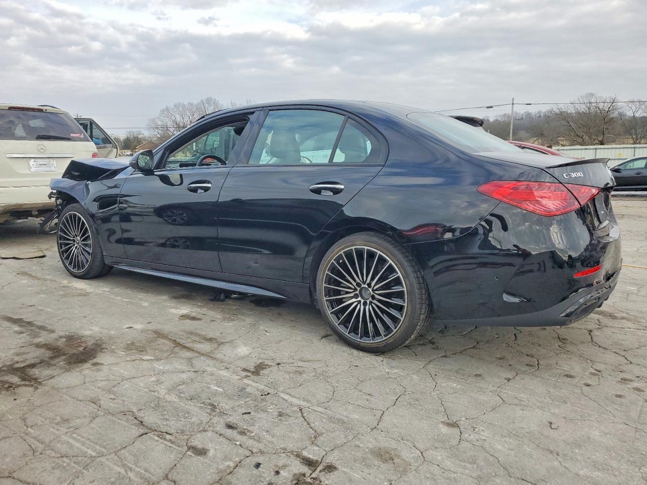 2024 Mercedes-Benz C 300 - zdjęcie 2