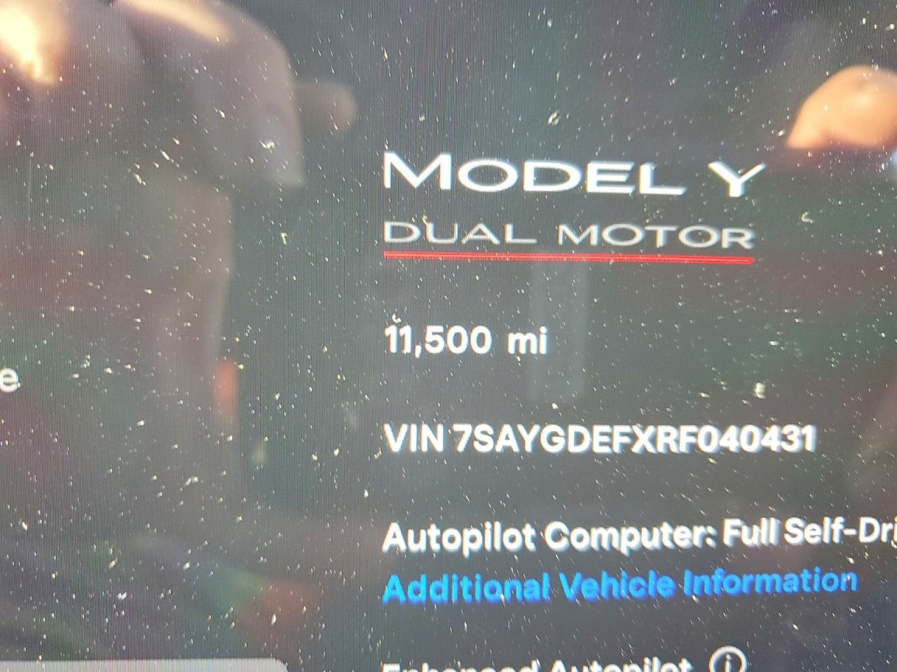 2024 Tesla Model Y - zdjęcie 9