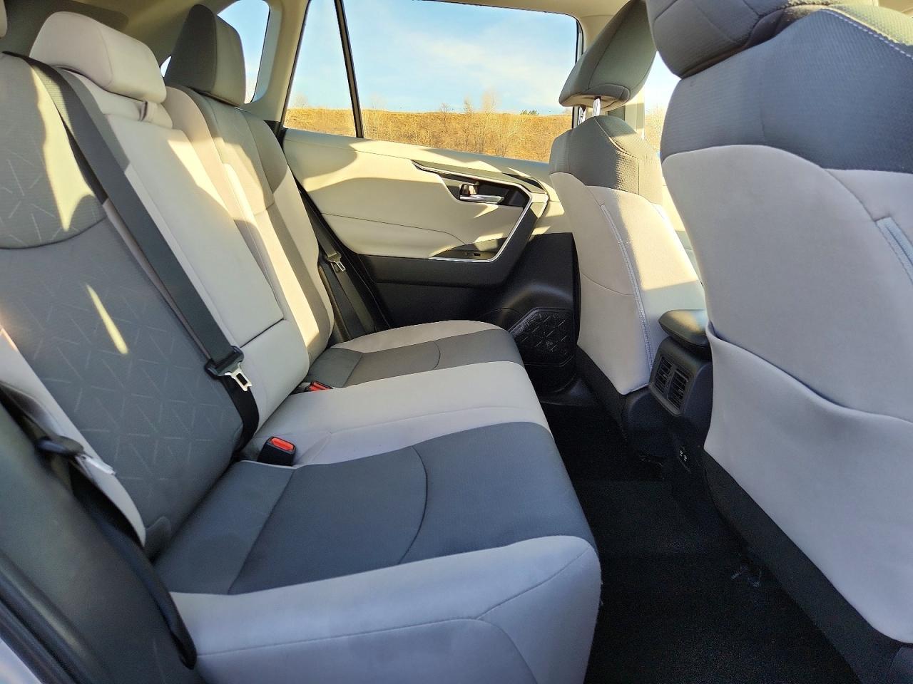 2019 Toyota Rav4 Xle - zdjęcie 11