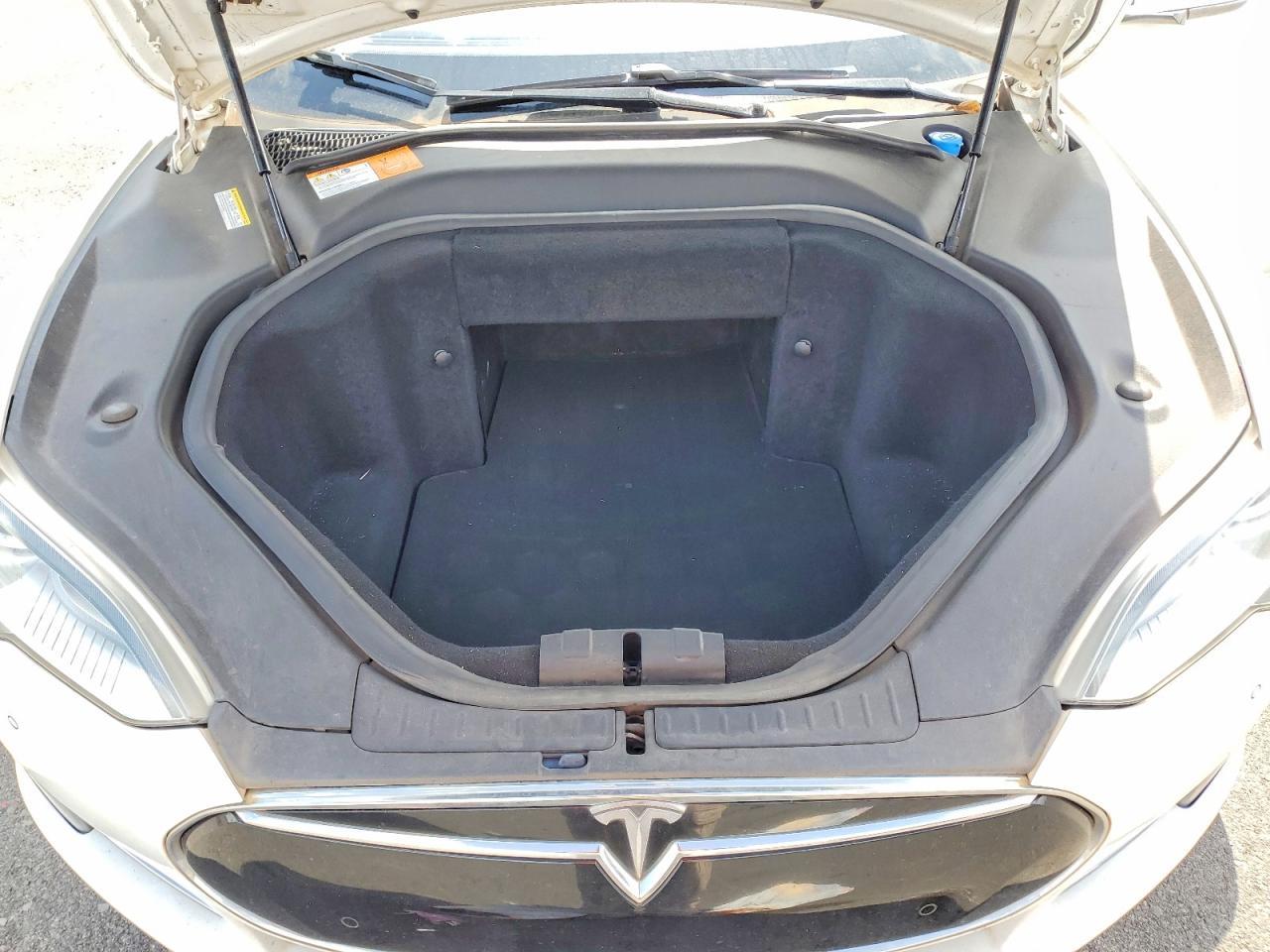 2014 Tesla Model S - zdjęcie 11