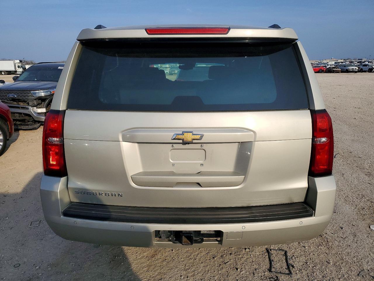 2015 Chevrolet Suburban C1500 Lt - zdjęcie 6