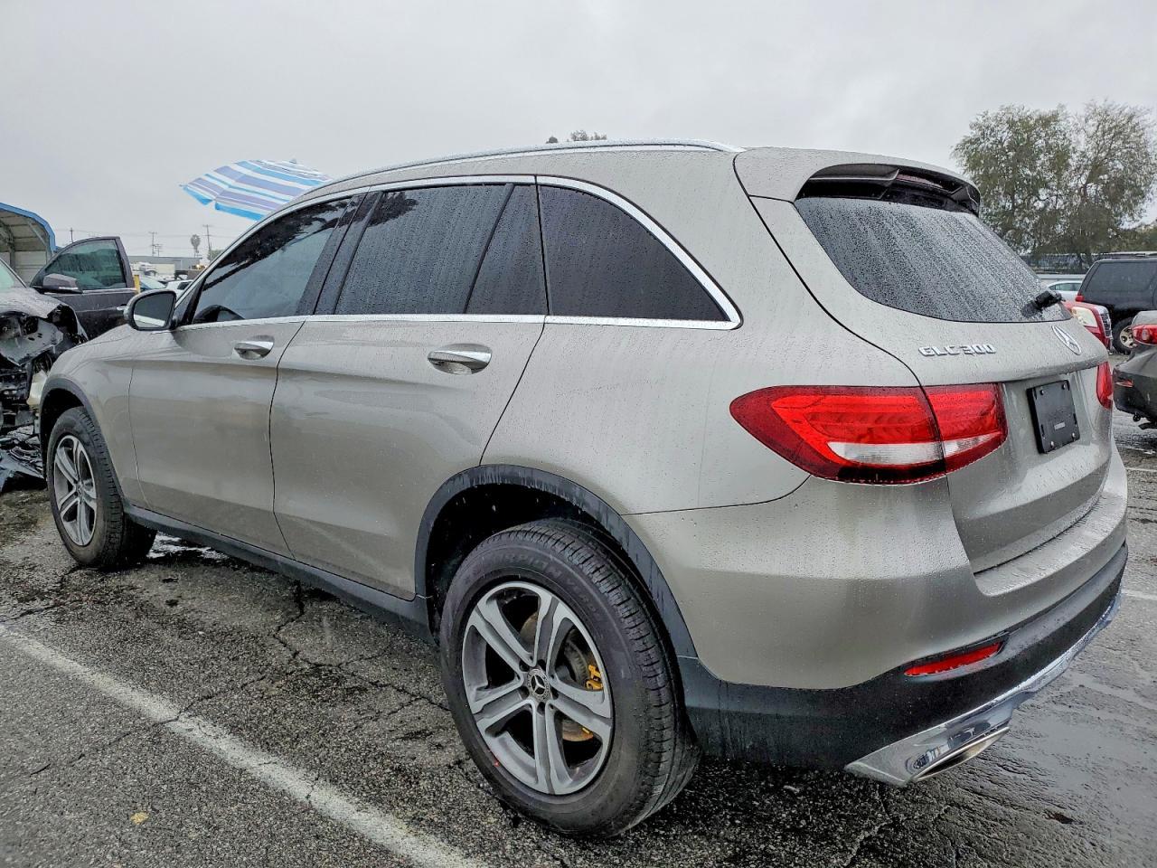 2019 Mercedes-Benz Glc 300 - zdjęcie 2