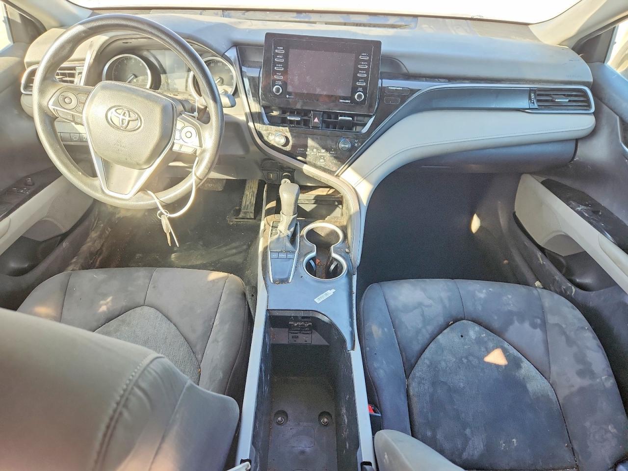 2024 Toyota Camry Le - zdjęcie 8