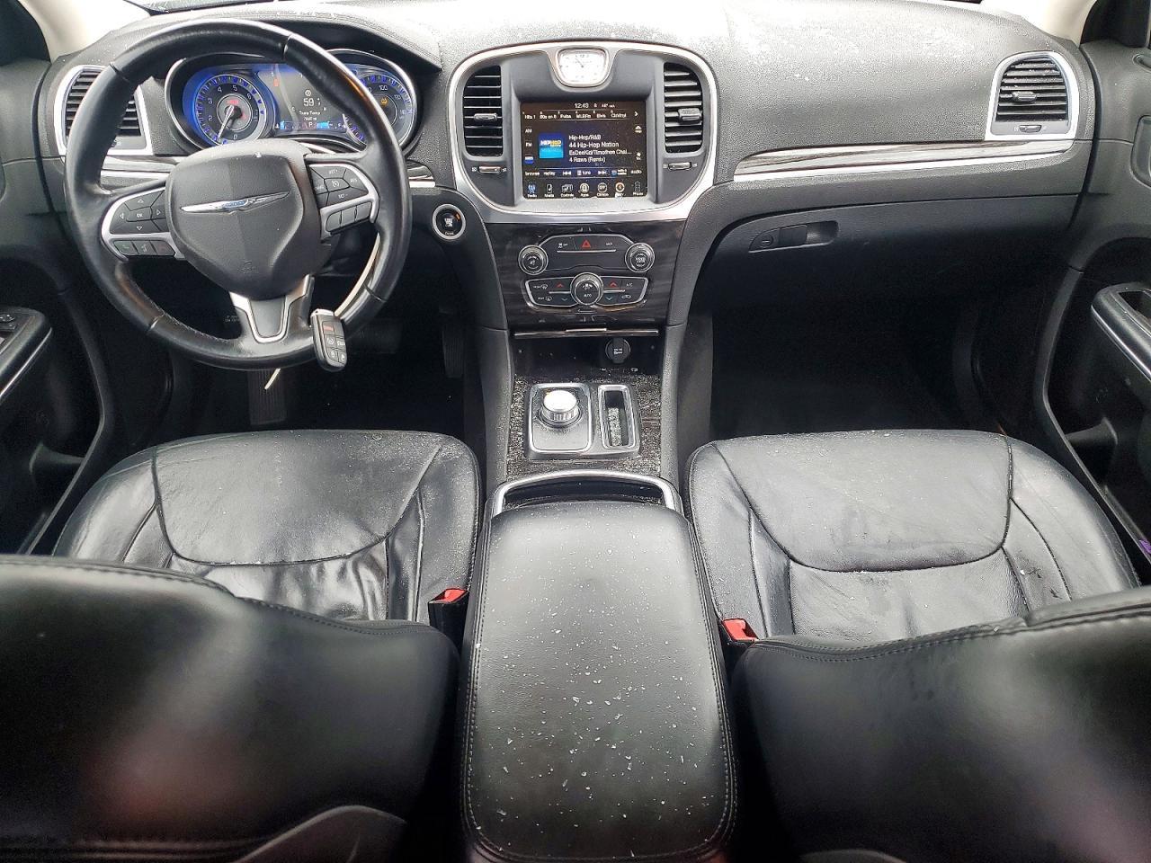 2016 Chrysler 300 Limited - zdjęcie 8