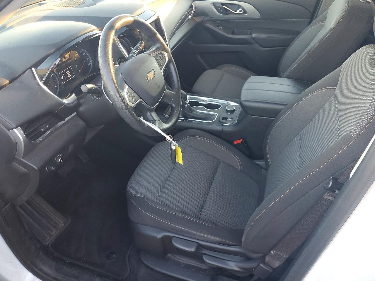 2021 Chevrolet Traverse Ls - zdjęcie 7