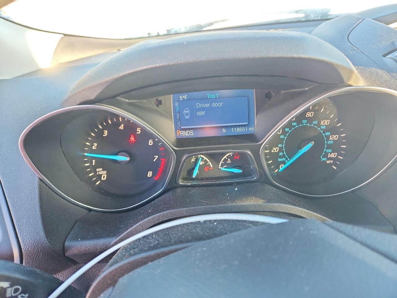 2015 Ford Escape S - zdjęcie 9