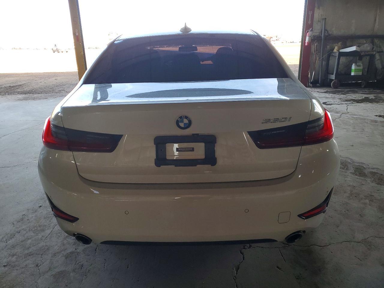 2021 BMW 330I - zdjęcie 6