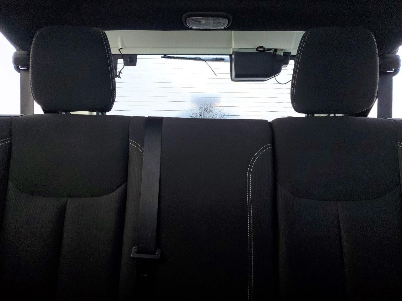 2017 Jeep Wrangler Unlimited Sahara - zdjęcie 10