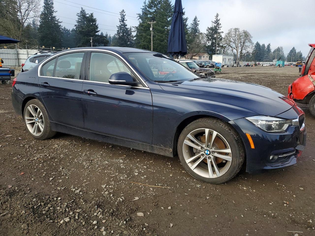 2017 BMW 330 I - zdjęcie 4